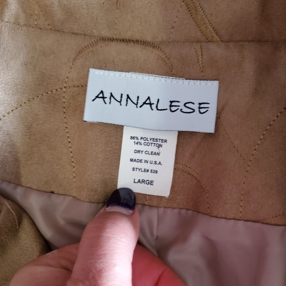 Classy coat - Picture 8 of 8